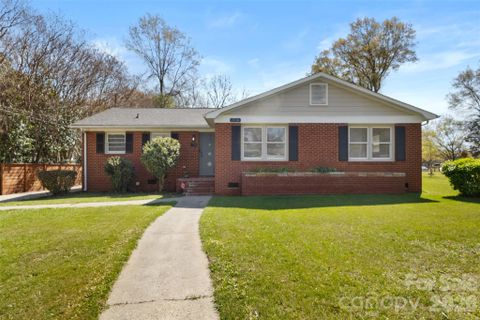 1538 Waddell Street sold home in Oaklawn Park, Charlotte, NC