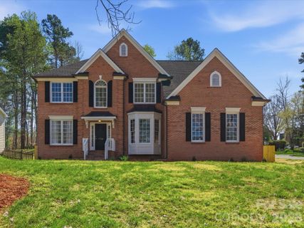 7702 Harrington Woods Road sold home in Harrington Woods, Charlotte, NC
