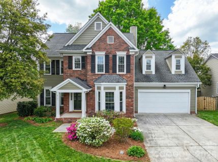 8501 Tonawanda Drive pending home in Landen Meadows, Charlotte, NC