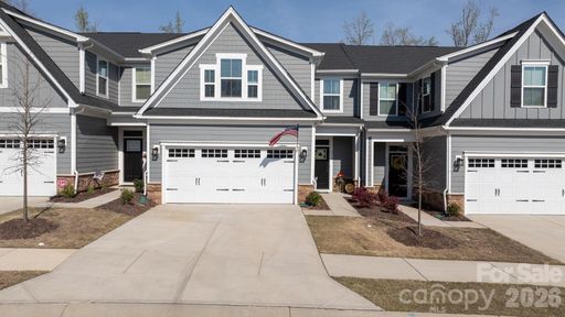 910 Prince Garrett Way active home in Rivercross, Denver, NC