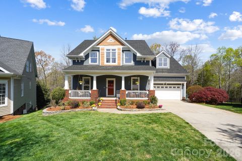 10238 Edgecliff Road