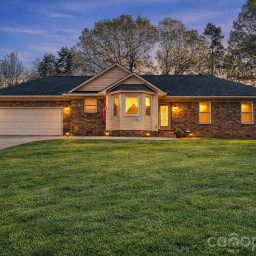 7004 Forest Hills Drive