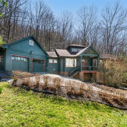 39 Oak Hollow Drive