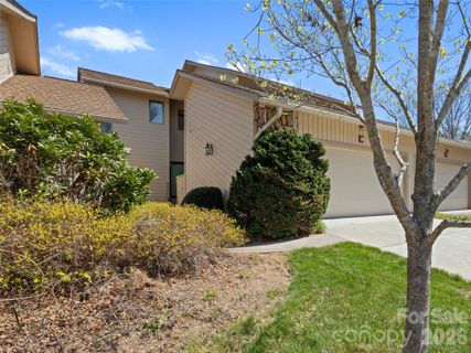 110 Clubwood Court active home in Deerwood, Asheville, NC
