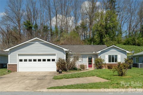 176 Derbyshire Drive sold home in Blue Ridge Villas, Hendersonville, NC