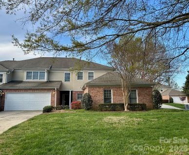 11282 Ballanvilla Drive pending home in Villas At Ballantyne Trace, Charlotte, NC