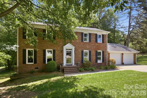 2011 Windlock Drive pending home in Greenbrier, Charlotte, NC