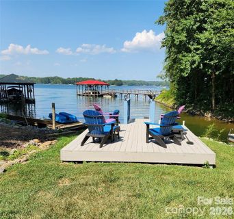 9542 Riviera Drive active home in Island Point, Sherrills Ford, NC