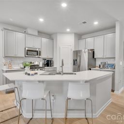 906 Park Bend Trail