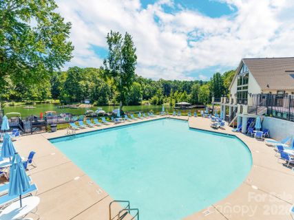 7883 Mariners Pointe Circle