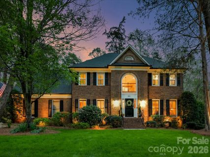 8715 Cahill Lane pending home in Rosecliff, Charlotte, NC