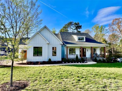 2411 Callaghan Court pending home in Irish Creek, Landis, NC