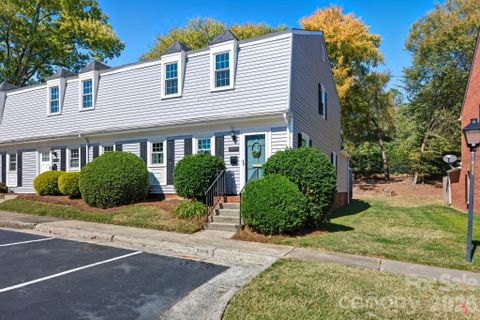 8005 Regent Park Lane sold home in Sharon South, Charlotte, NC