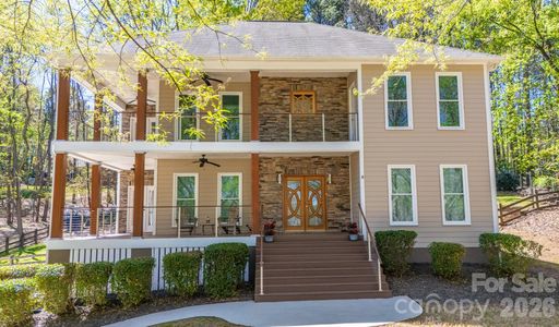 345 Beaten Path Road active home in Shavenders Bluff, Mooresville, NC