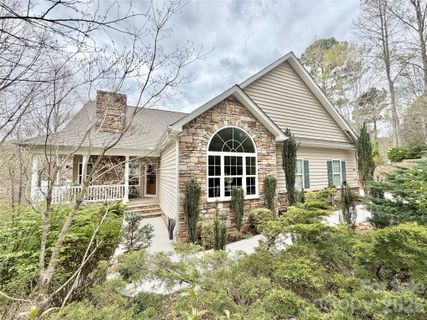 164 Ridge Point Drive pending home in Riverwalk, Stony Point, NC