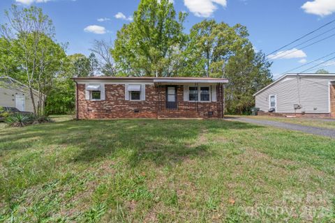 661 Kilborne Drive active home in Matthews Acres, Gastonia, NC