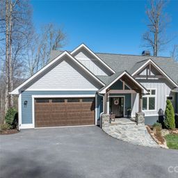 98 Rock Cliff Way