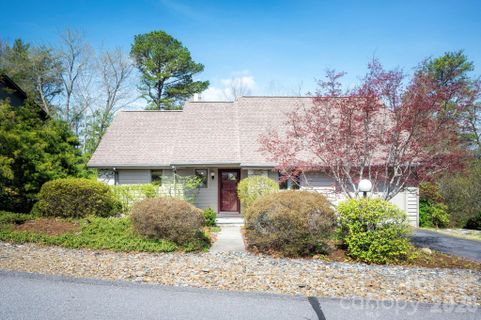 4 Zachary Ridge Road pending home in Village Of Country Creek, Asheville, NC
