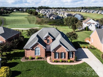 187 Fox Den Circle sold home in Larkin Golf Club, Statesville, NC