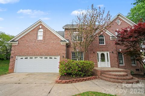 Homes in Hunters Pointe, Concord