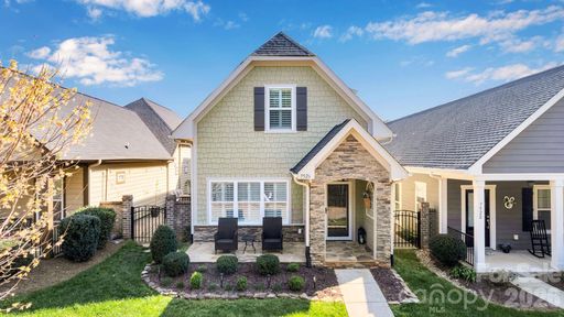 7526 Fairway Villa Circle