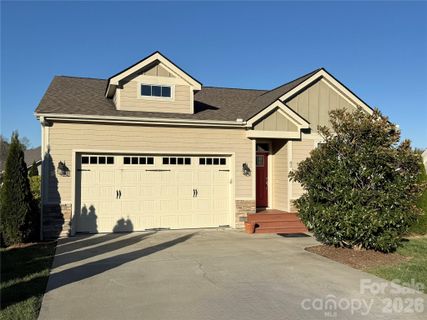 82 Blacksmith Run Drive sold home in Vista At Blacksmith Run, Hendersonville, NC