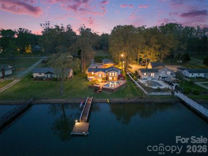 1017 Holloway Church Road sold home in High Rock Lake, Lexington, NC