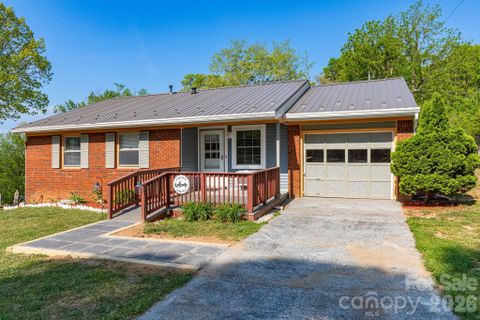30 Compton Drive active home in Camelot, Asheville, NC