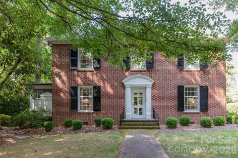 Homes in Historic District, Concord