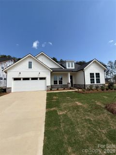 4237 Pinekirk Drive active home in Griffith Lakes, Charlotte, NC