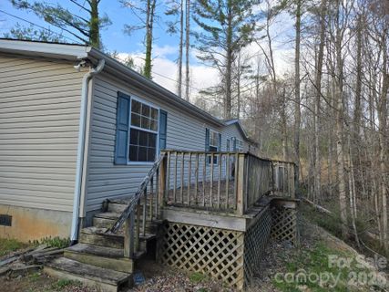 6 Woodland Street