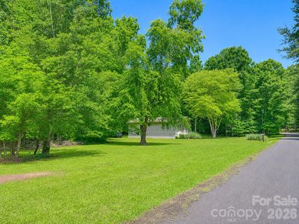 625 Stillwater Court active home in Hollandale, Clover, SC