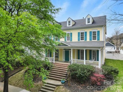 882 Promenade Walk