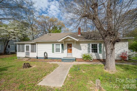 111 E Carlton Street