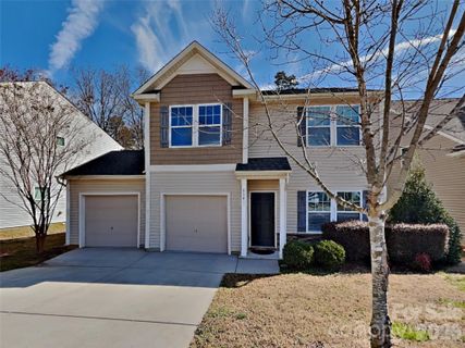 814 Sarah Laura Lane active home in Marthas Ridge, Statesville, NC
