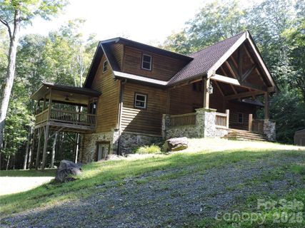 103 Chucks Lane active home in Amber Ranches, Bakersville, NC