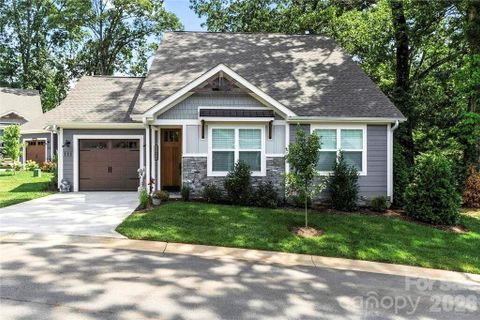 8 Heartleaf Circle active home in Laurelwood Village, Arden, NC