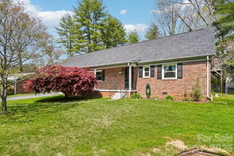 710 Heatherwood Drive active home in Brookland Manor, Hendersonville, NC