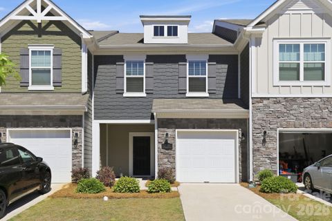 275 Harpers Run Lane active home in Harpers Run, Matthews, NC