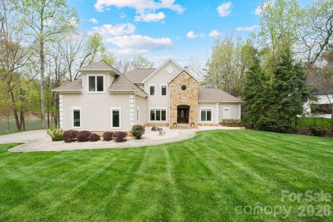 141 Grand Bay Drive pending home in Grand Bay, Mooresville, NC