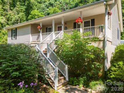 73 Waters Road sold home in Haw Creek Heights, Asheville, NC