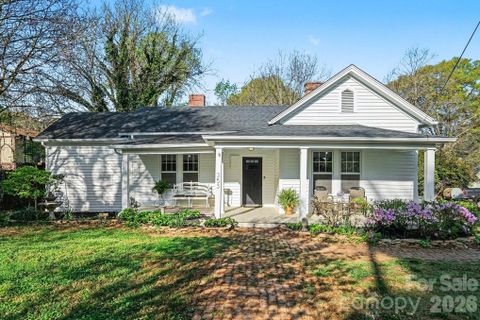 353 Kelly Street