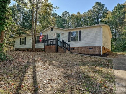 190 Ridge Creek Drive pending home in Rocky Creek Cove, Troutman, NC