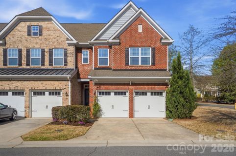 108 Dellbrook Street pending home in Morrison Plantation, Mooresville, NC