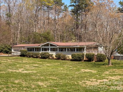 2746 Orangewood Lane sold home in Spring Run, Newton, NC