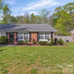 5715 Hillcrest Circle