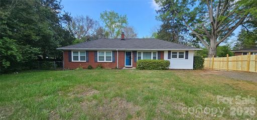 2154 Rosewood Drive active home in Dutchman Heights, Rock Hill, SC