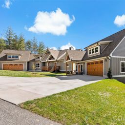 207 Lake Crest Drive
