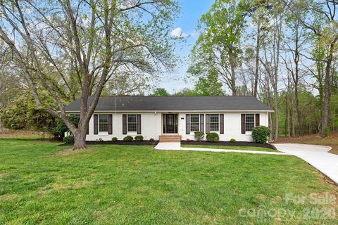 Homes in Heritage Woods, Charlotte