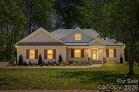 2442 Falcon Lane